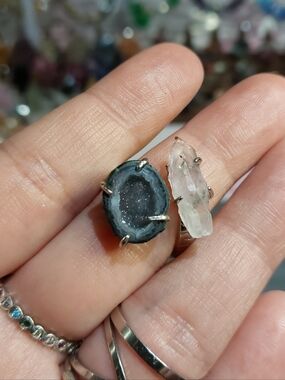 🪨⚒️ Natural Agate Geode & Azeztulite Quartz Specimen Ring